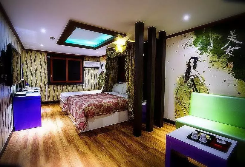 Theme Motel