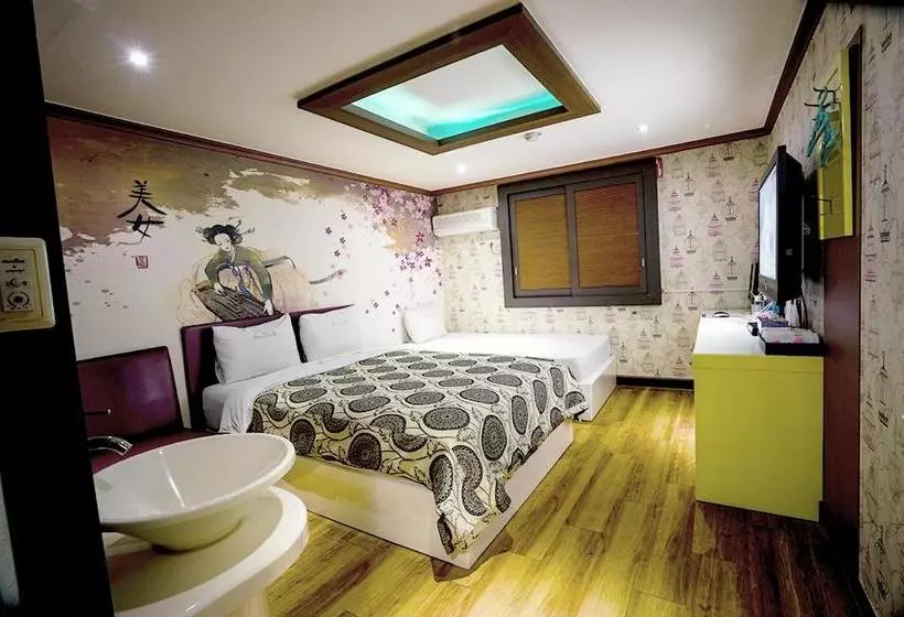 Theme Motel