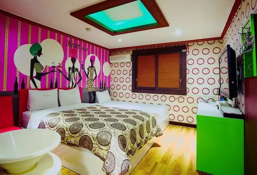 Theme Motel