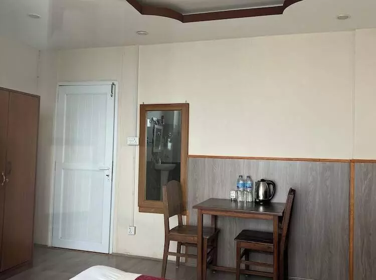 Ratna Giri Resort