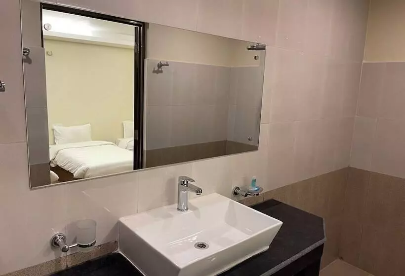 Ratna Giri Resort