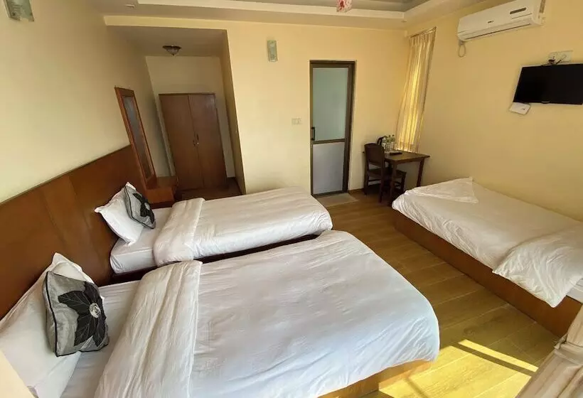 Ratna Giri Resort
