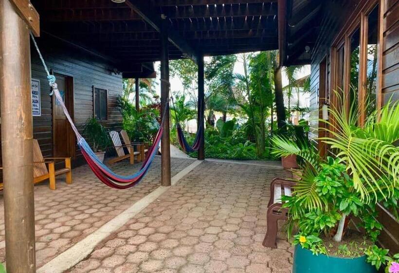 استراحتگاه Mar Marine Yacht Club