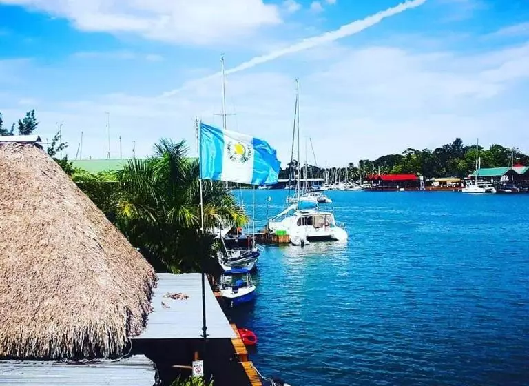 استراحتگاه Mar Marine Yacht Club