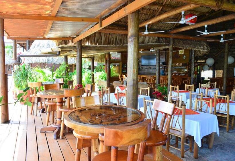 استراحتگاه Mar Marine Yacht Club