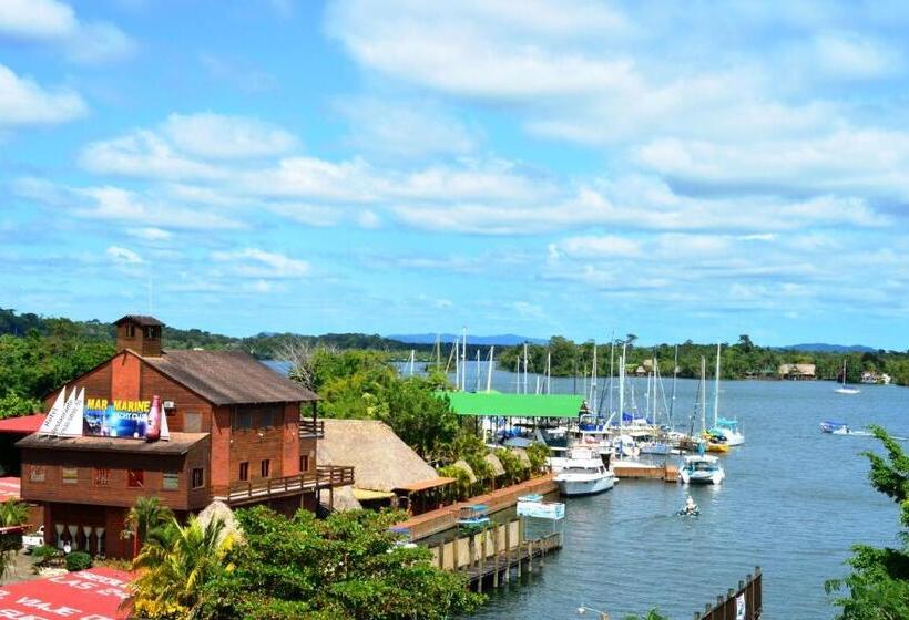 استراحتگاه Mar Marine Yacht Club