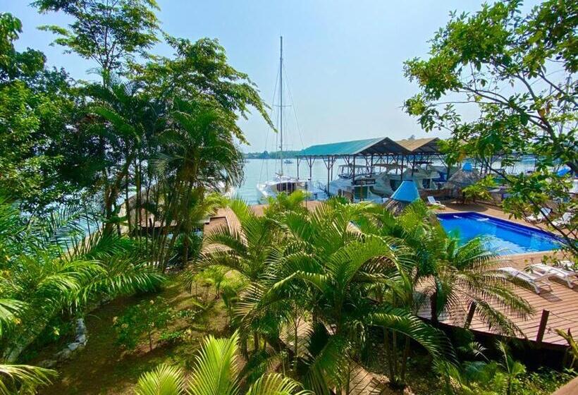 استراحتگاه Mar Marine Yacht Club