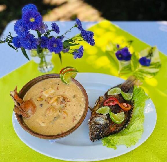 استراحتگاه Mar Marine Yacht Club