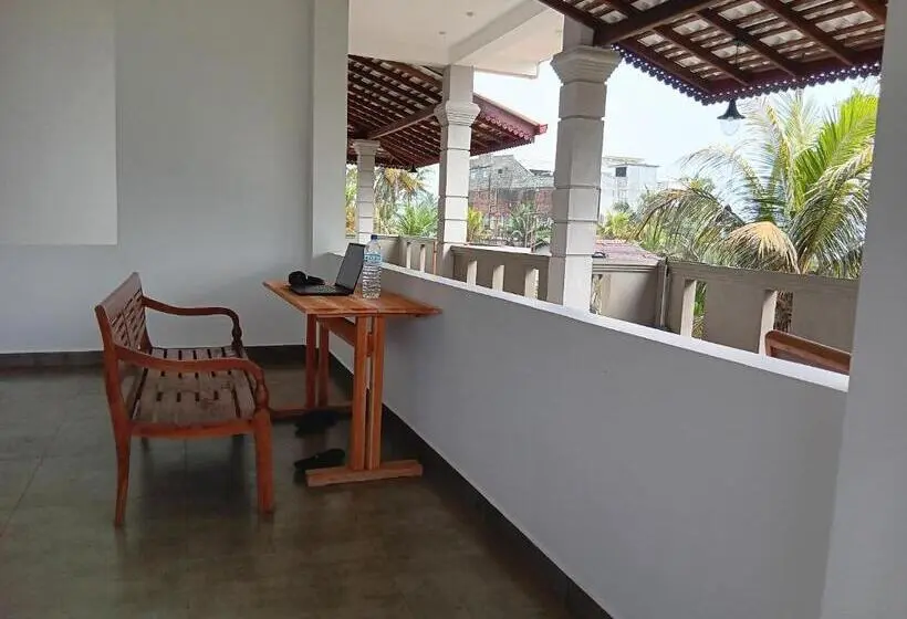 リゾートホテル Plantation Surf Inn & Restaurant