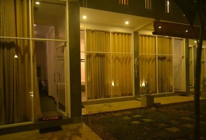 リゾートホテル Plantation Surf Inn & Restaurant