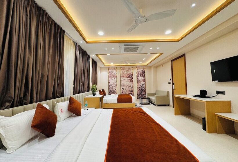 Отель Satya Shree