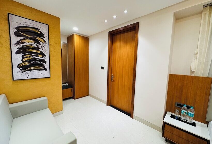 Отель Satya Shree