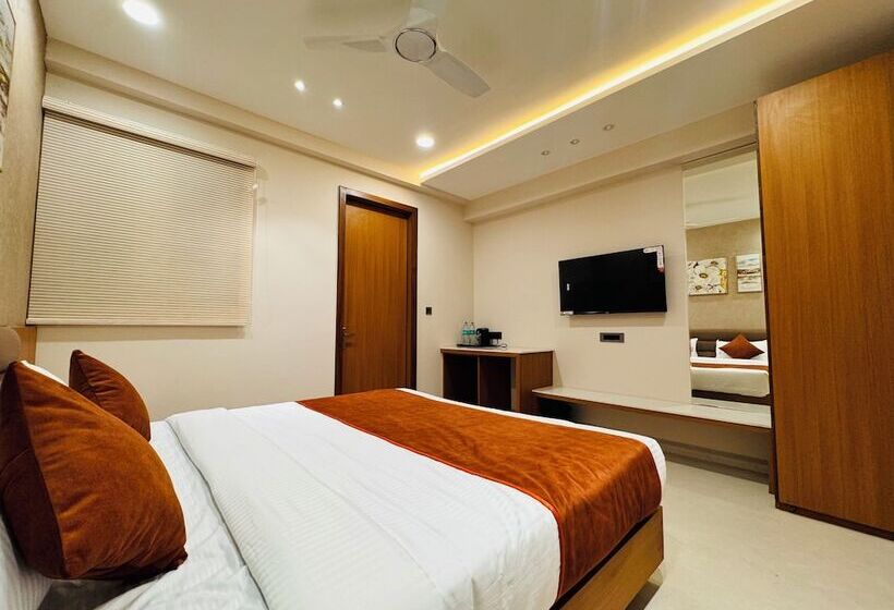 Отель Satya Shree