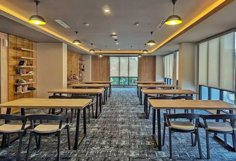 Hôtel Moxy Solo