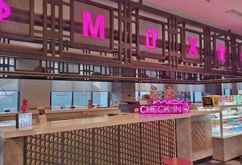 Hotel Moxy Solo