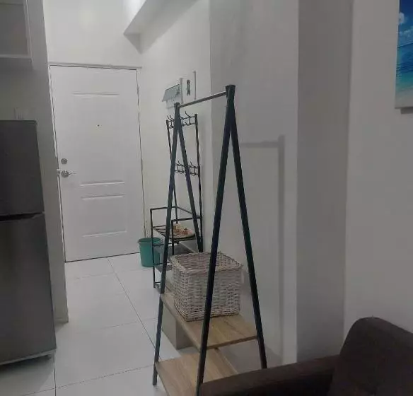 Dazzling Dash Apartelle