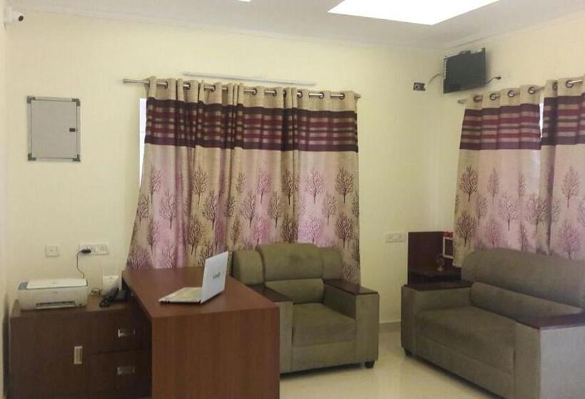 酒店 7 Hills Service Apartments