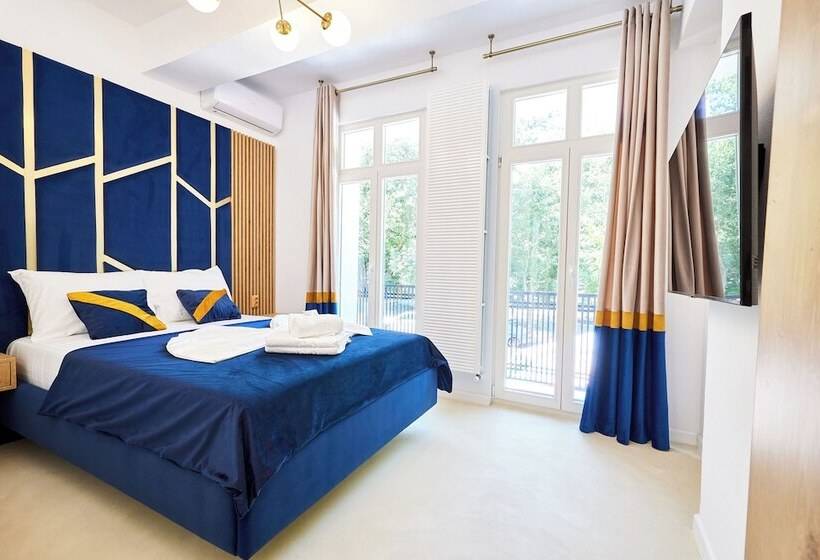 هتل Carol Park View