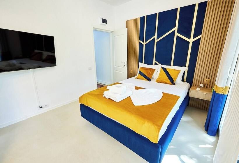 هتل Carol Park View