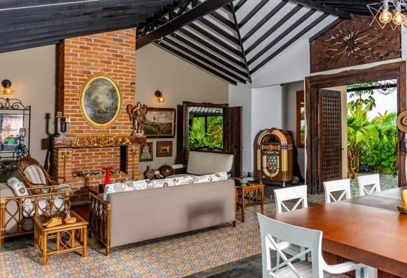 Hotelli Tukki Ecolodge