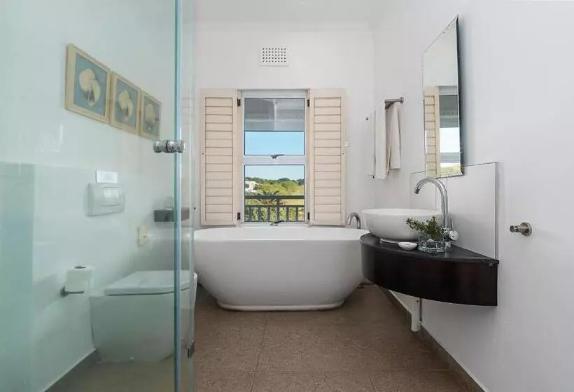 Hotelli The Umdoni Suites At Prince S Grant Golf Estate