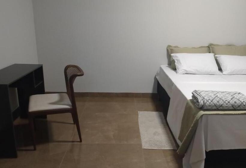 Пансион Dilucca Suíte 01   Pousada Karaiba Prox Umc, Praia Clube E Shopping