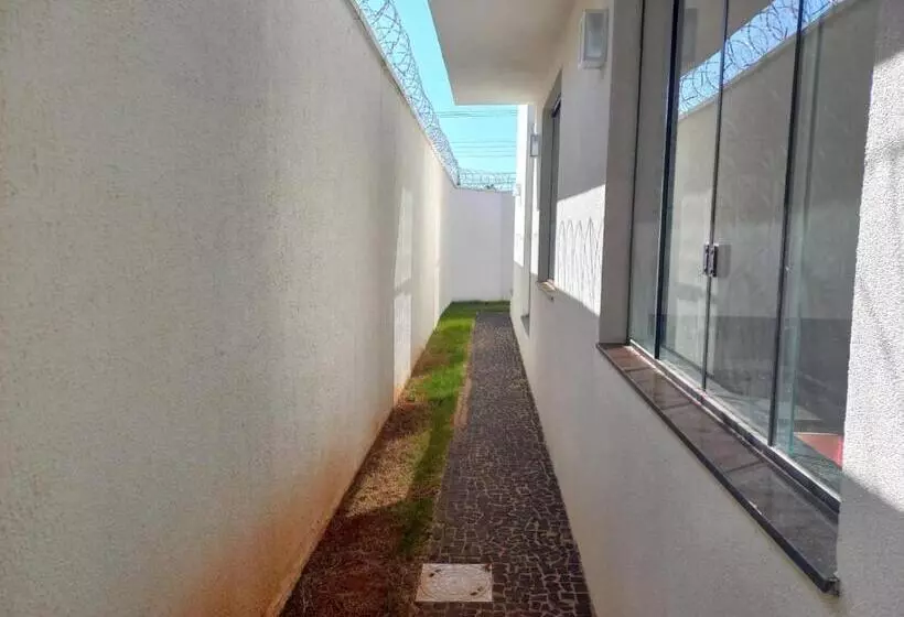 پانسیون Dilucca Suíte 01   Pousada Karaiba Prox Umc, Praia Clube E Shopping