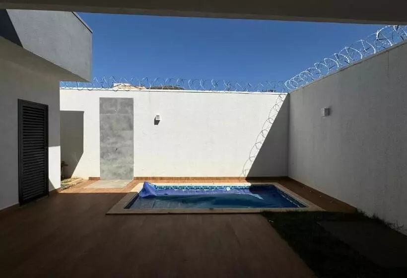 پانسیون Dilucca Suíte 01   Pousada Karaiba Prox Umc, Praia Clube E Shopping