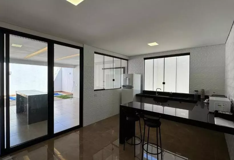 پانسیون Dilucca Suíte 01   Pousada Karaiba Prox Umc, Praia Clube E Shopping