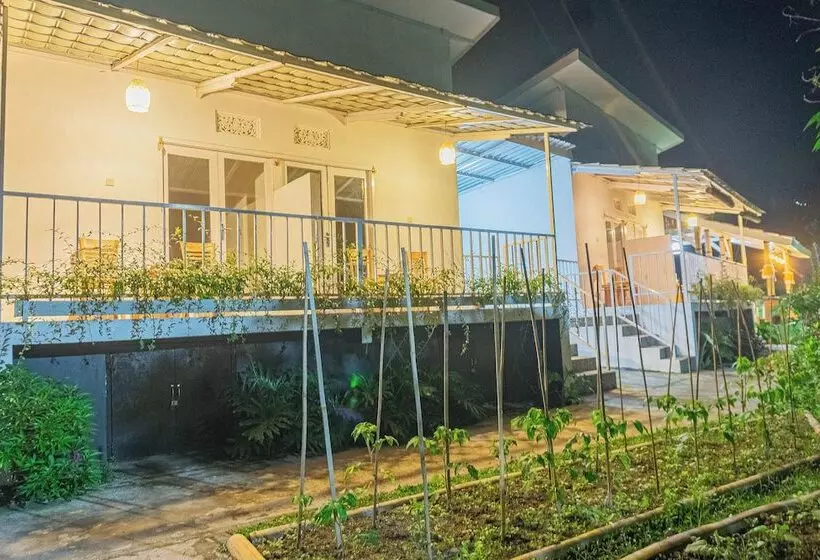 ペンション Santya Loka Lodge & Twin Waterfall