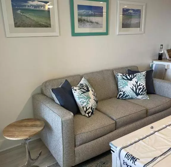 Sunset Harbor The Palms