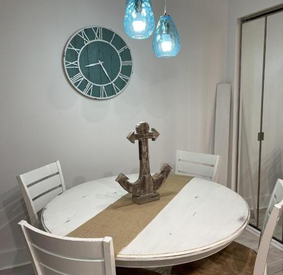 Sunset Harbor The Palms