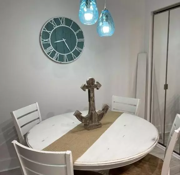 Sunset Harbor The Palms