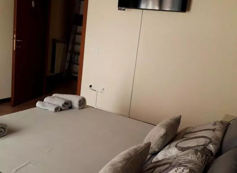 ベッドアンドブレックファースト Beb Ulivo