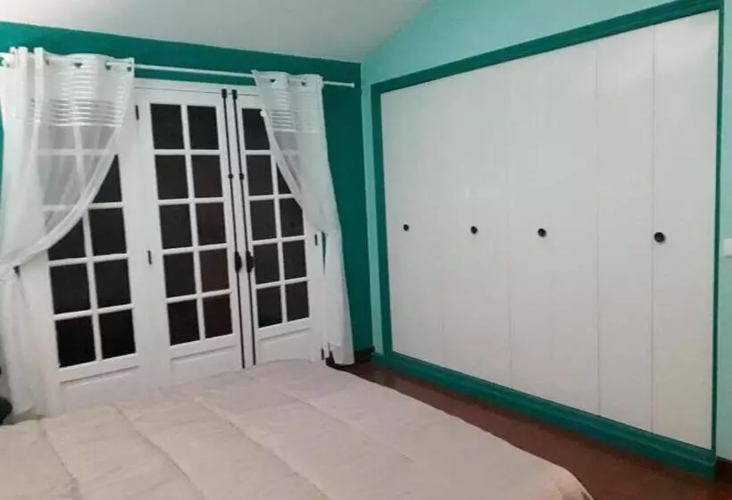 تختخواب و صبحانه Chambres D Hotes Du Moulin De Saint Félix Chambre Iguana