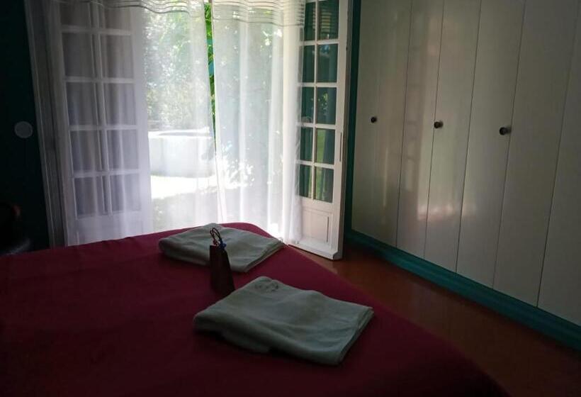 تختخواب و صبحانه Chambres D Hotes Du Moulin De Saint Félix Chambre Iguana