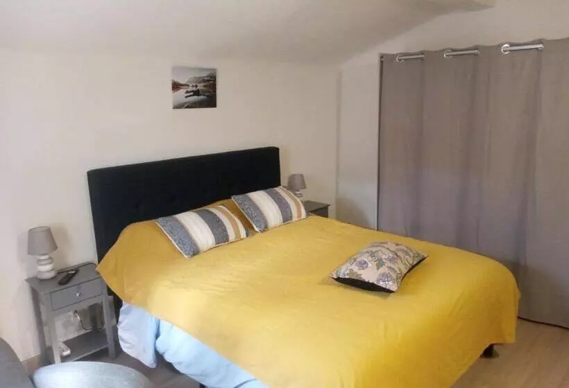 ベッドアンドブレックファースト Chambres D Hôtes L Amphitryon 5 Chambres