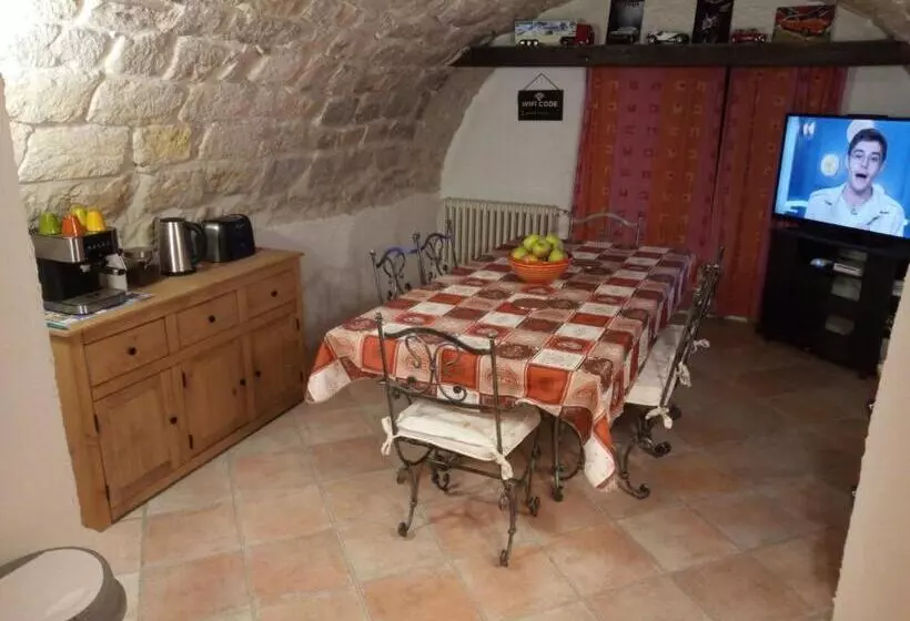 ベッドアンドブレックファースト Chambres D Hôtes L Amphitryon 5 Chambres