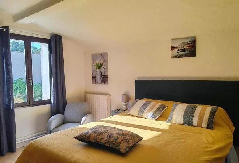 ベッドアンドブレックファースト Chambres D Hôtes L Amphitryon 5 Chambres