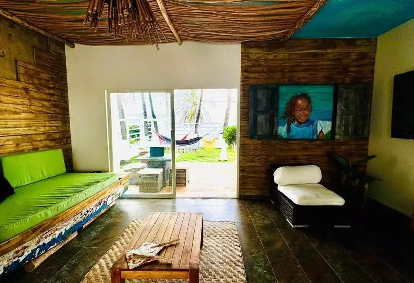 تختخواب و صبحانه Coco House By Be Happy