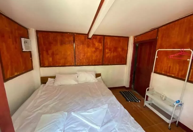 Aamiaismajoitus (B&B) Cool Pool Bungalow