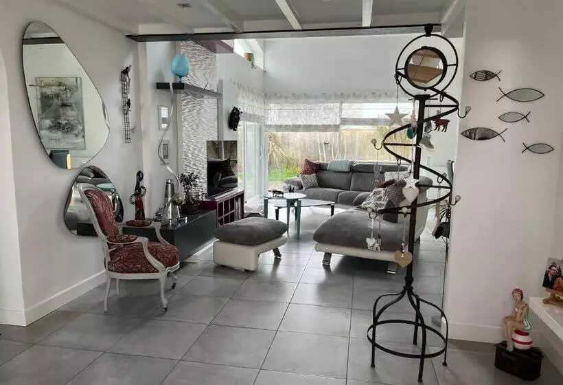 ベッドアンドブレックファースト Maison Serenity Aytre