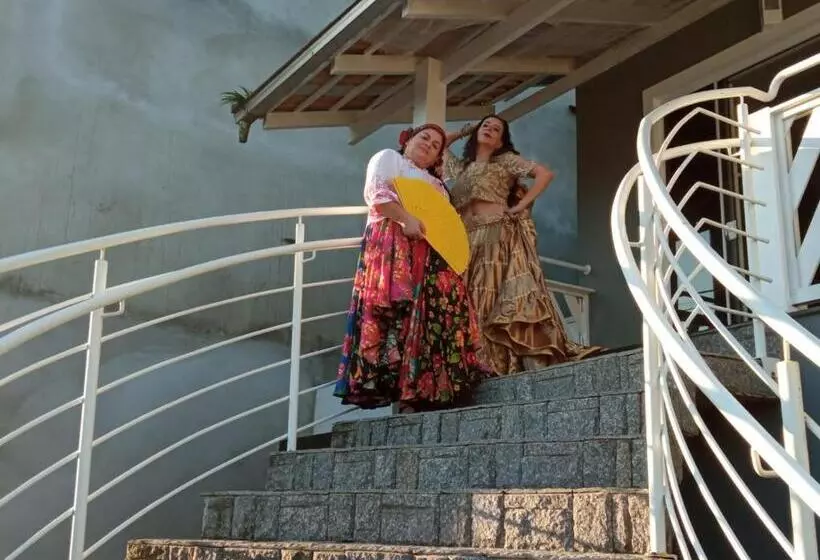 Hostel E Pousada Orquídea