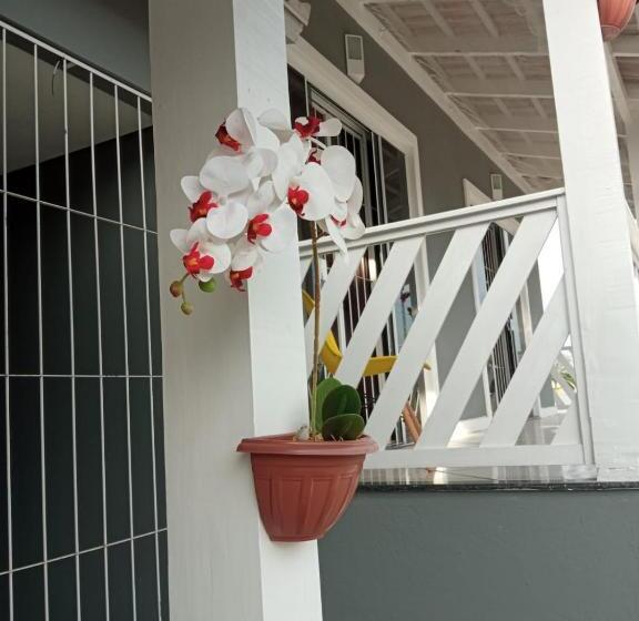 Hostel E Pousada Orquídea