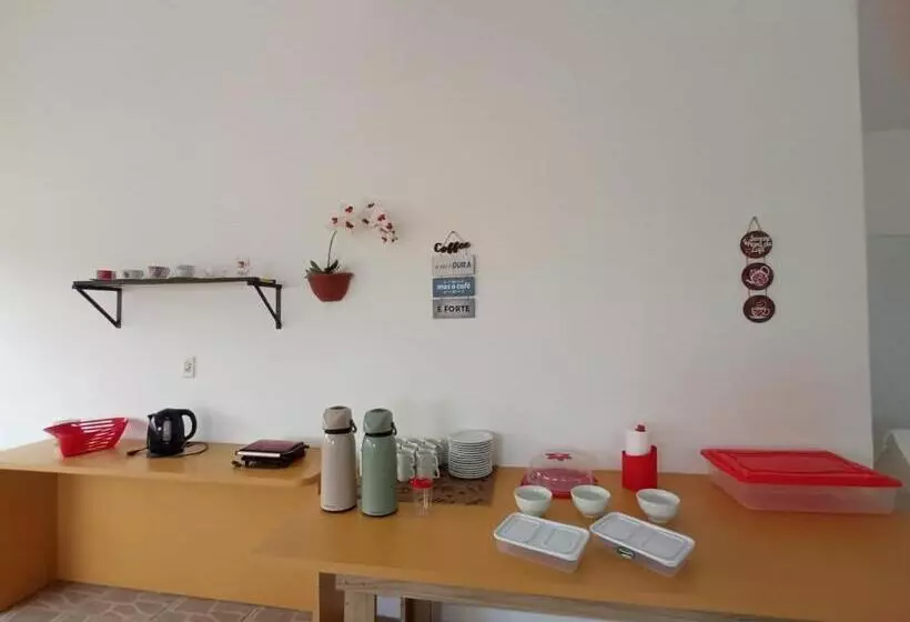 Hostel E Pousada Orquídea