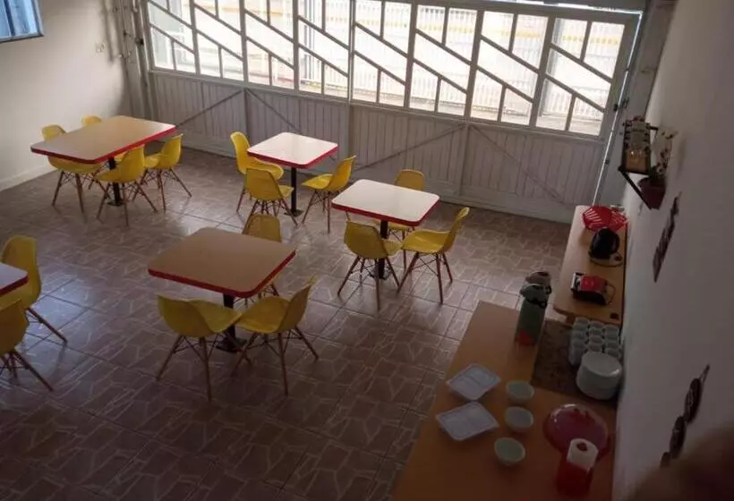 Hostel E Pousada Orquídea