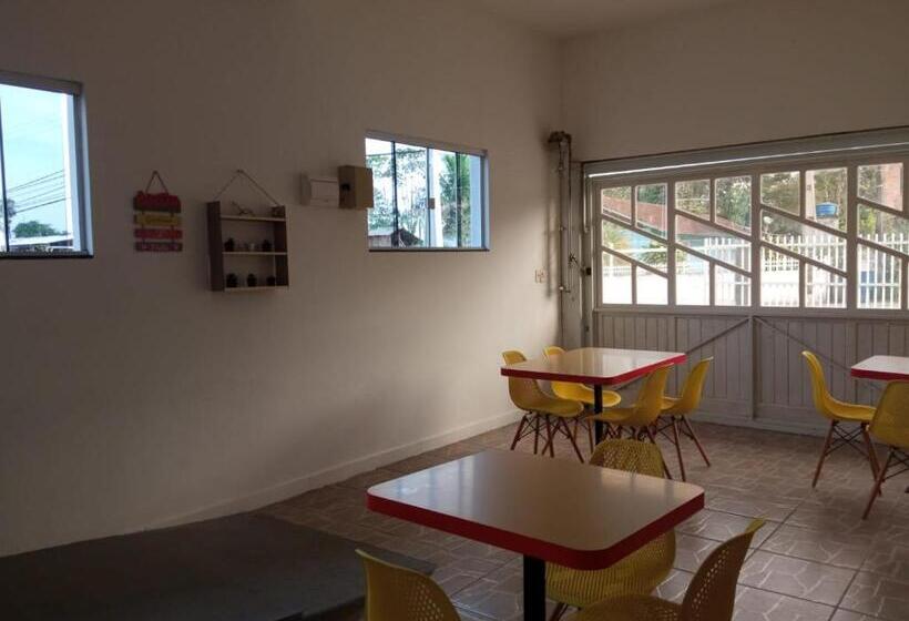 Hostel E Pousada Orquídea