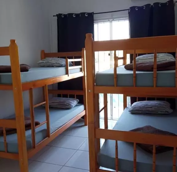 Hostel E Pousada Orquídea