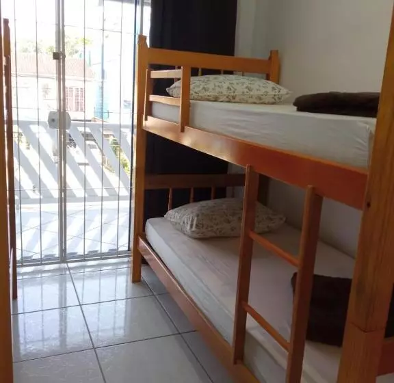 Hostel E Pousada Orquídea