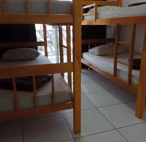 Hostel E Pousada Orquídea